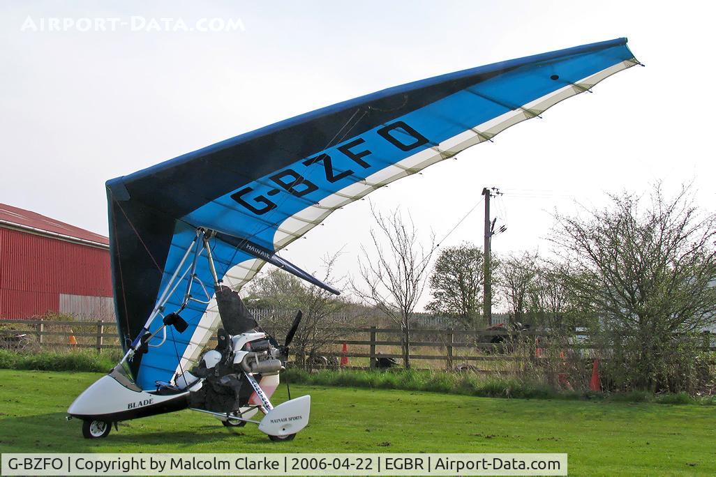 G-BZFO, 2000 Mainair Blade C/N 1235-0100-7-W1028, Mainair Blade 912 at Breighton Airfield, UK in 2006.