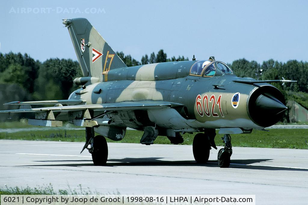 6021, Mikoyan-Gurevich MiG-21bis C/N 75036021, Shortly before retirement we got permission to take pictures of the last Hungarian MiG-21s