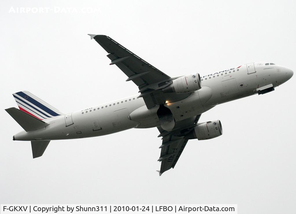 F-GKXV, 2009 Airbus A320-214 C/N 4084, Taking off from rwy 32R... New c/s...