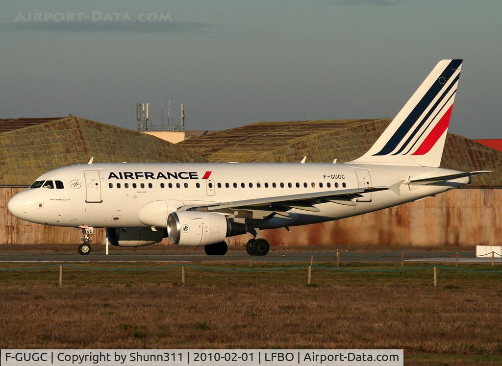 F-GUGC, 2002 Airbus A318-111 C/N 2071, Ready for take off rwy 32R in new c/s...