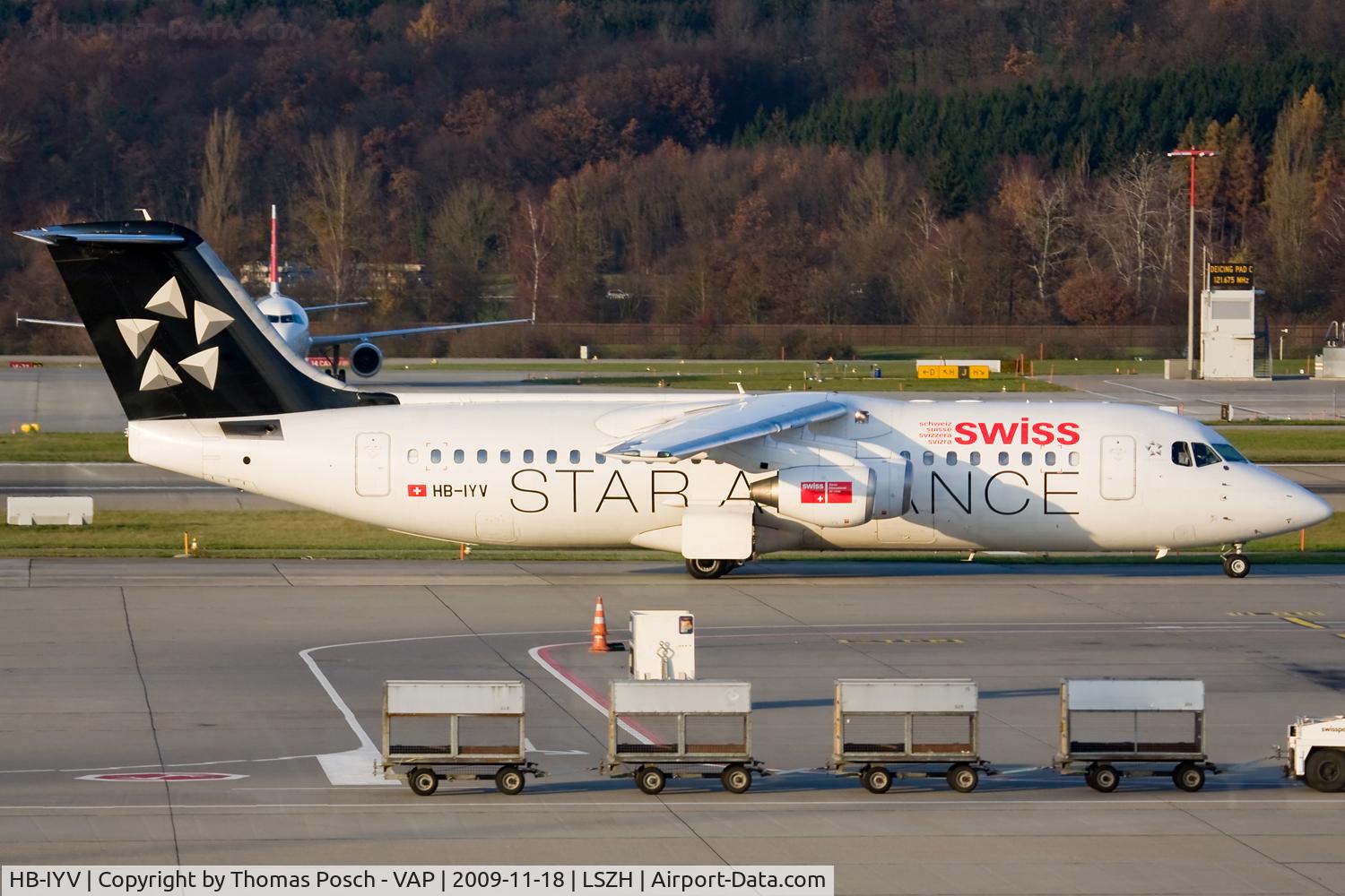 HB-IYV, 2000 British Aerospace Avro 146-RJ100 C/N E3377, Swiss International Airlines