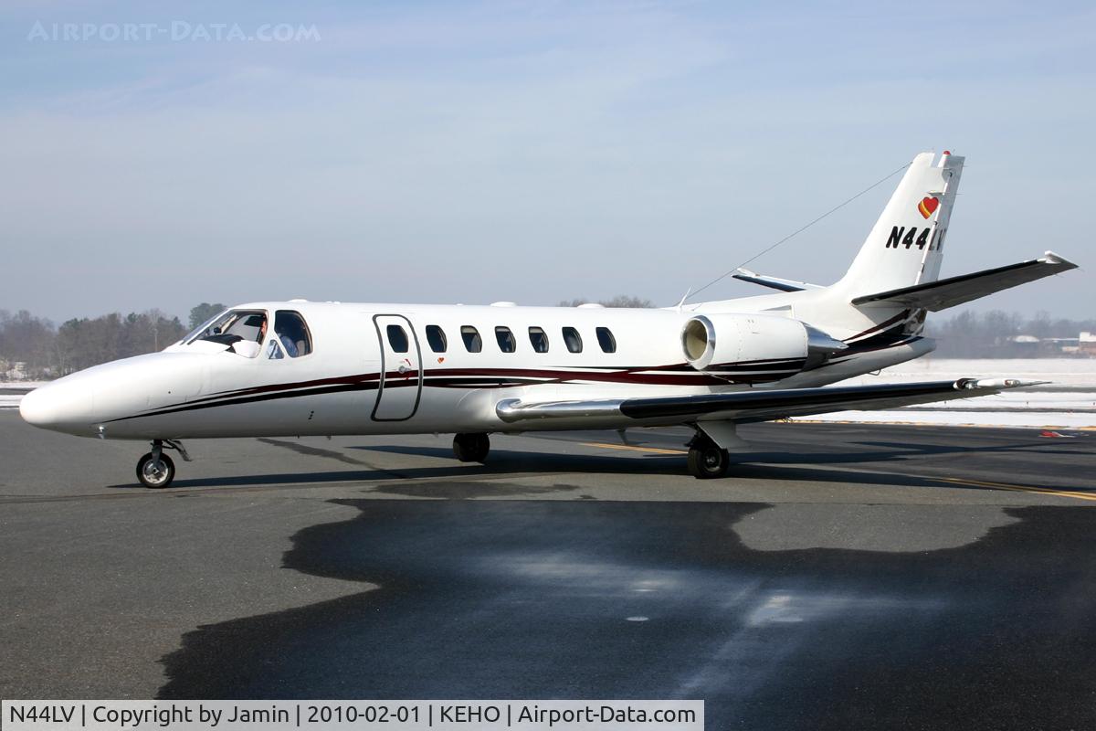 N44LV, 1996 Cessna 560 C/N 560-0397, Set against a snowy background: a rare thing in this part of N.C.