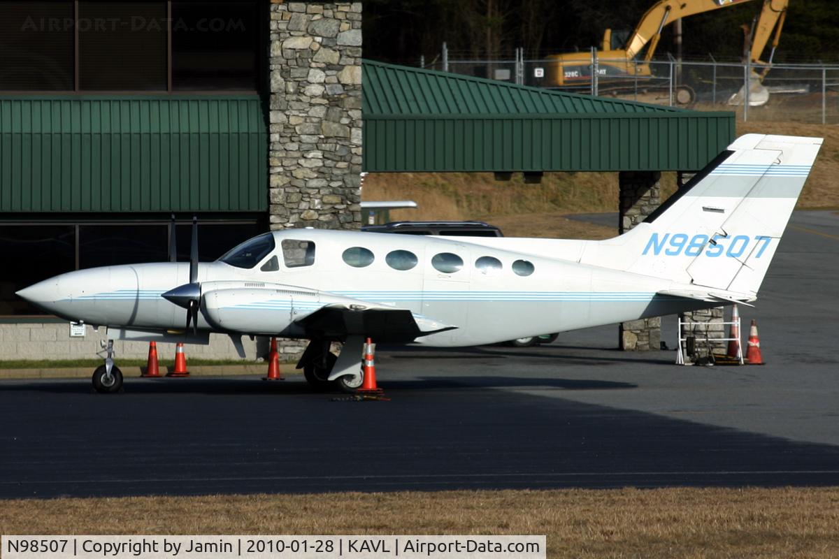 N98507, 1976 Cessna 421C Golden Eagle C/N 421C0075, Sitting in front of Odyssey.