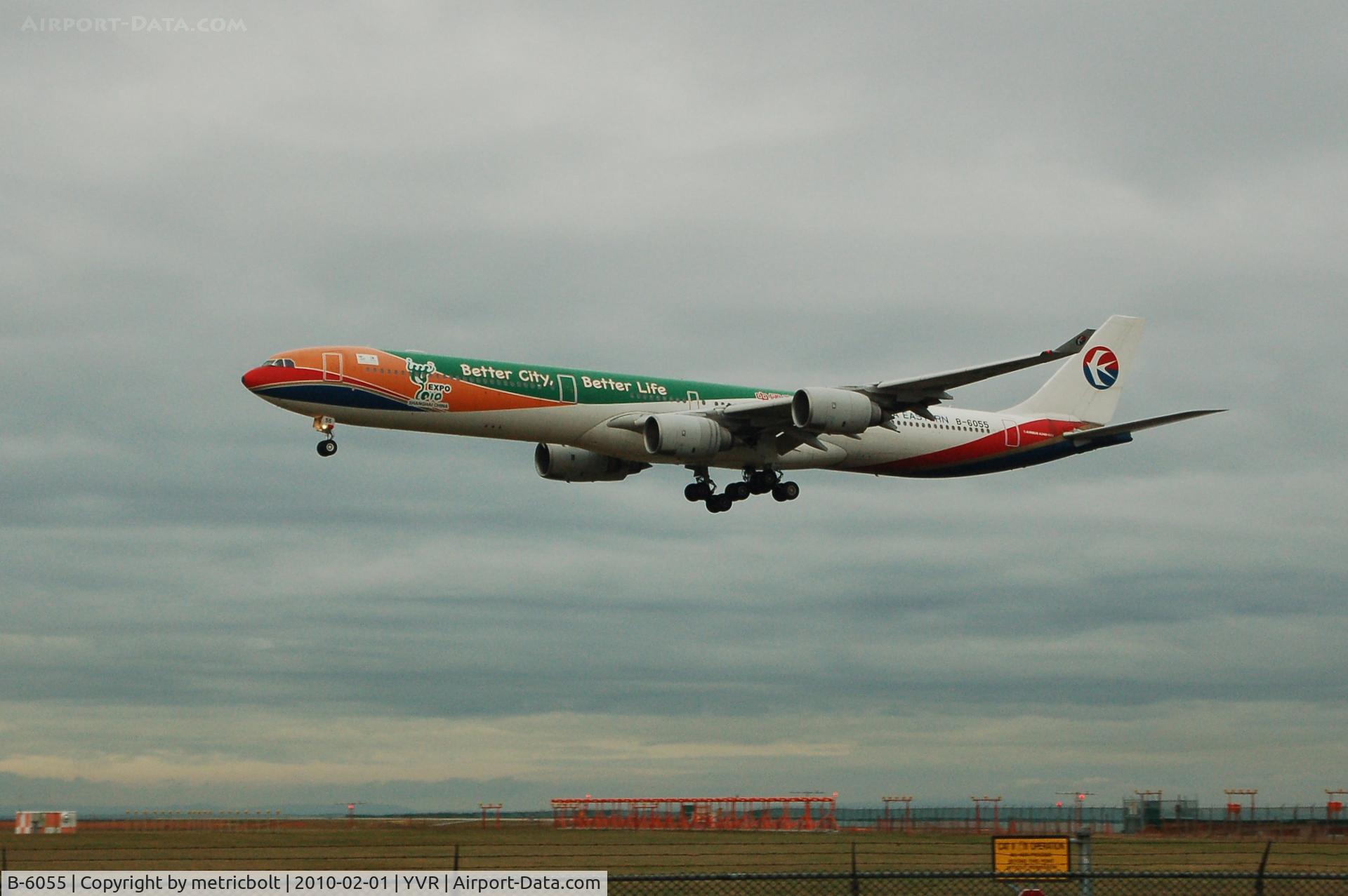 B-6055, 2004 Airbus A340-642 C/N 586, Landing at YVR