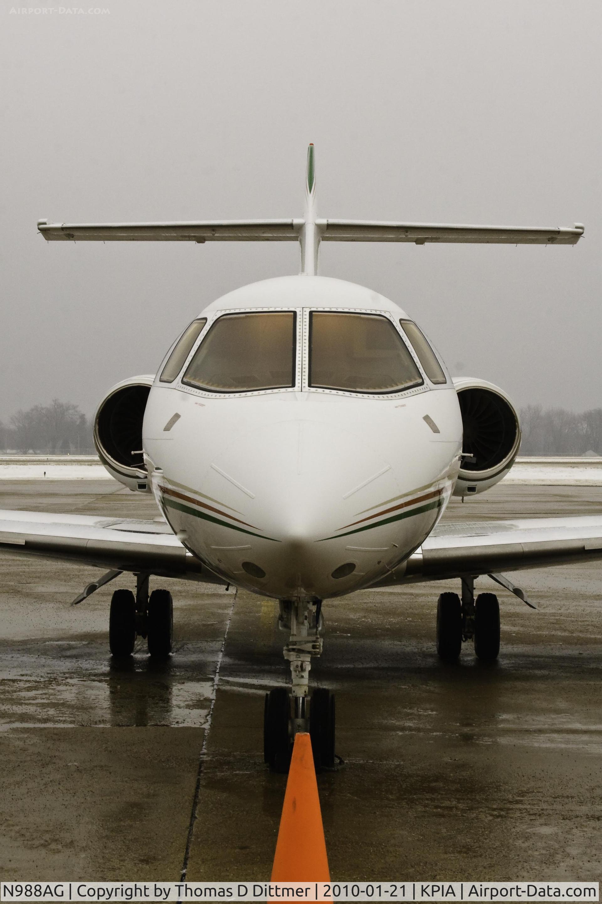 N988AG, Hawker Beechcraft Hawker 900XP C/N HA-0088, N988AG nose view