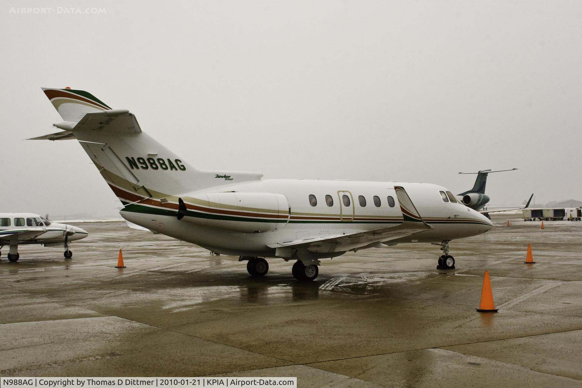 N988AG, Hawker Beechcraft Hawker 900XP C/N HA-0088, N988AG view from the rear