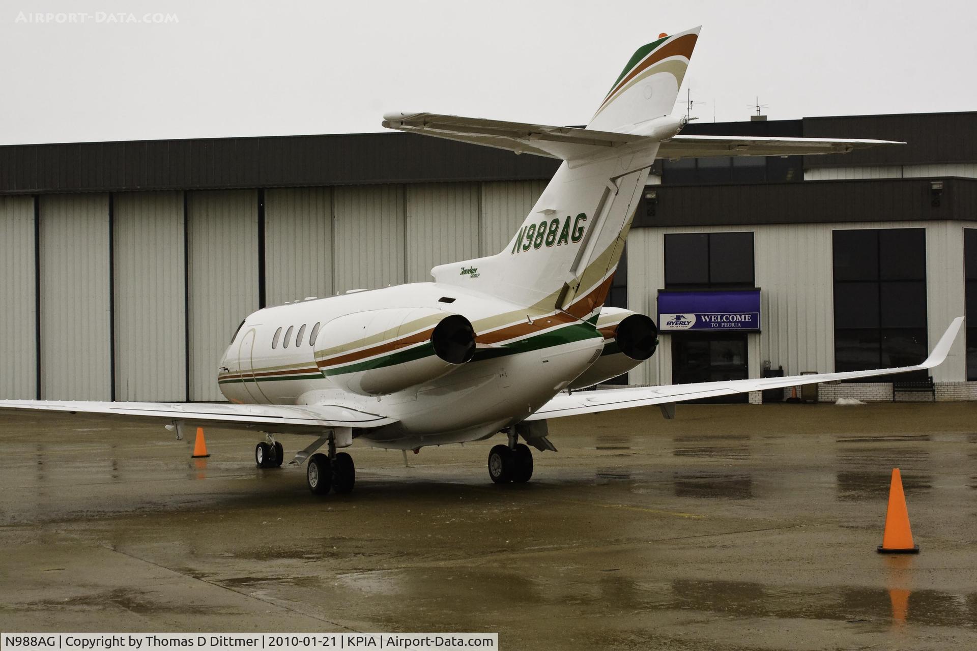 N988AG, Hawker Beechcraft Hawker 900XP C/N HA-0088, N988AG left rear view
