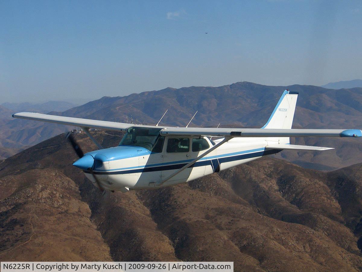 N6225R, 1979 Cessna 172RG Cutlass RG C/N 172RG0122, Formation over San Diego