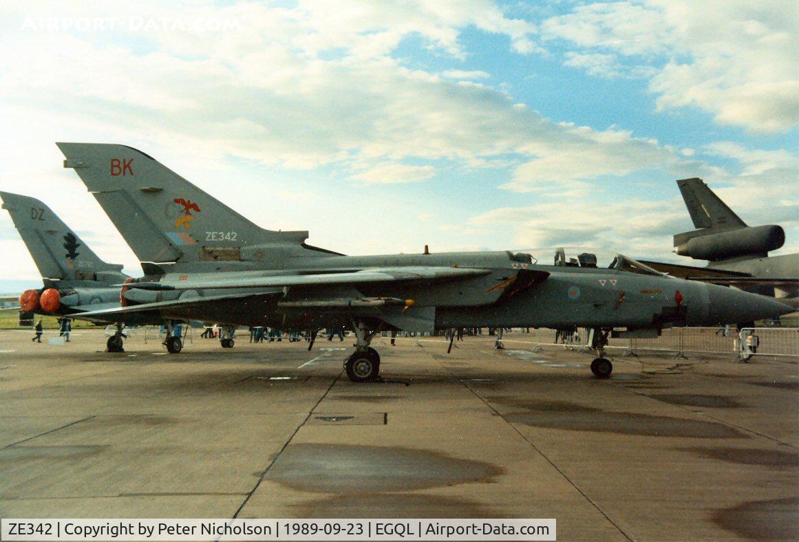 ZE342, 1987 Panavia Tornado F.3 C/N 647/AS044/3288, Tornado F.3 of 29 Squadron on display at the 1989 RAF Leuchars Airshow.