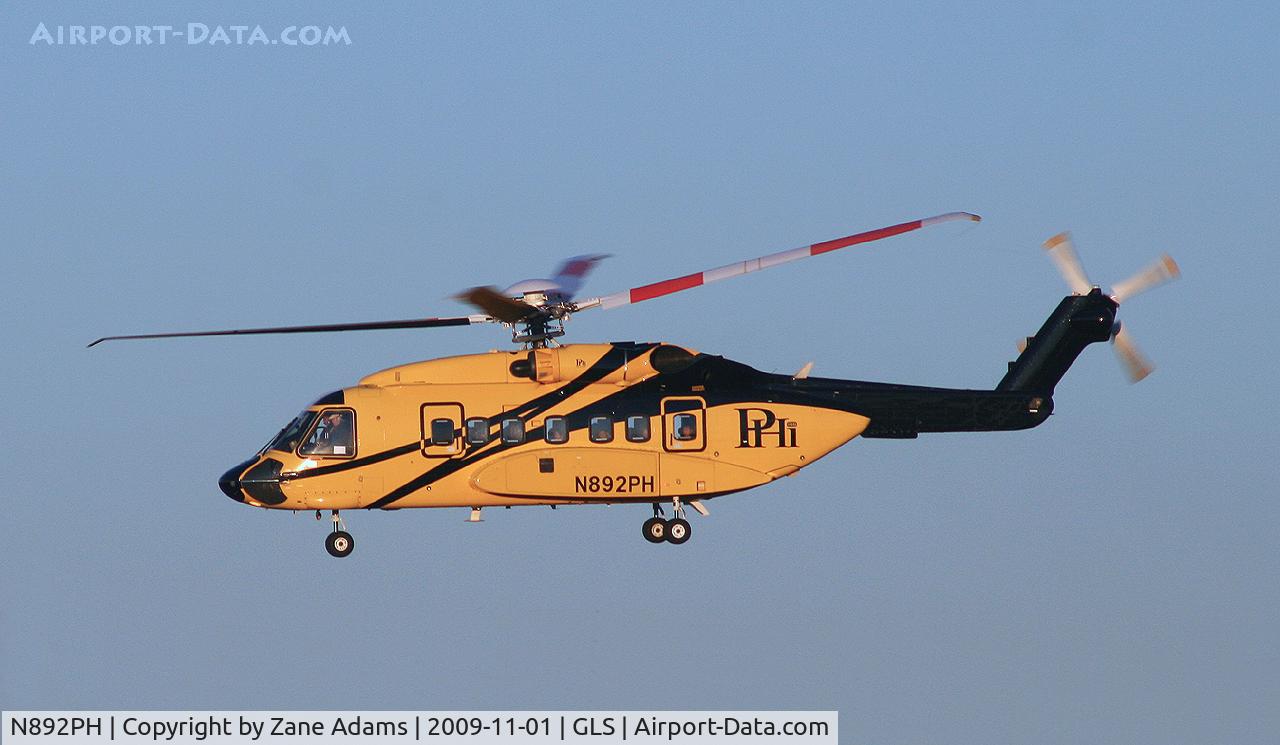 N892PH, 2006 Sikorsky S-92A C/N 920038, PHI Helicopter at Galveston