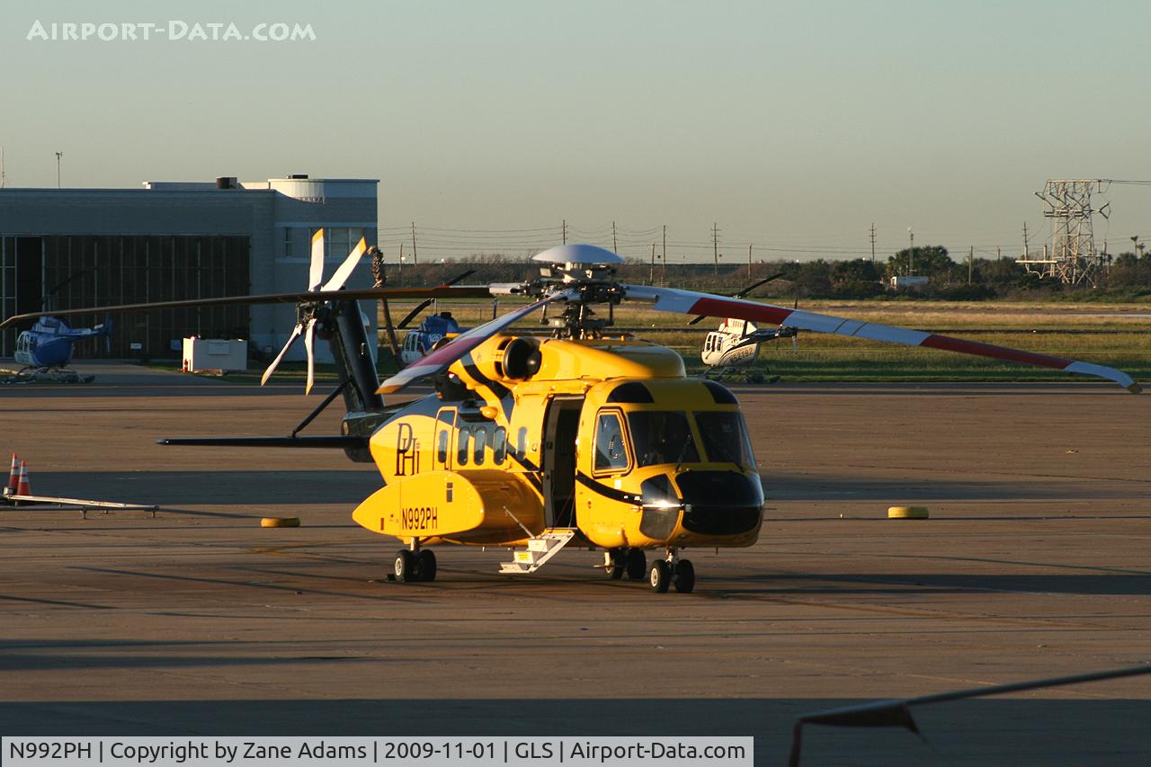 N992PH, 2007 Sikorsky S-92A C/N 920055, PHI Helicopter at Galveston
