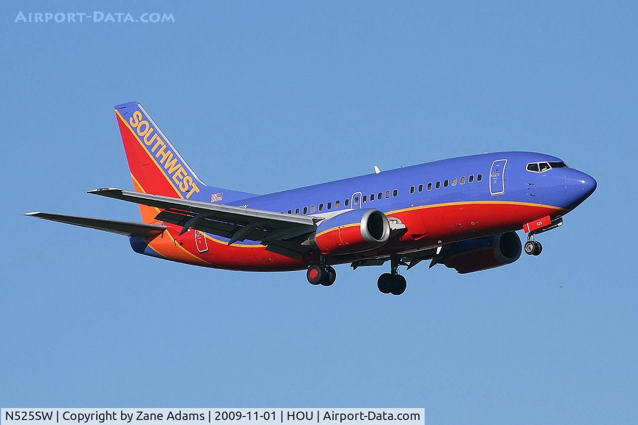 N525SW, 1992 Boeing 737-5H4 C/N 26567, Southwest Airlines landing at Houston Hobby Airport