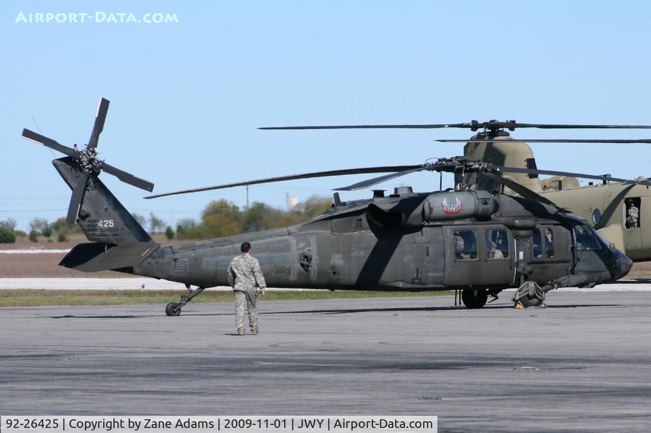 92-26425, 1992 Sikorsky UH-60L Black Hawk C/N 701883, US Army UH-60L at Midway Airport (Midlothian, TX)