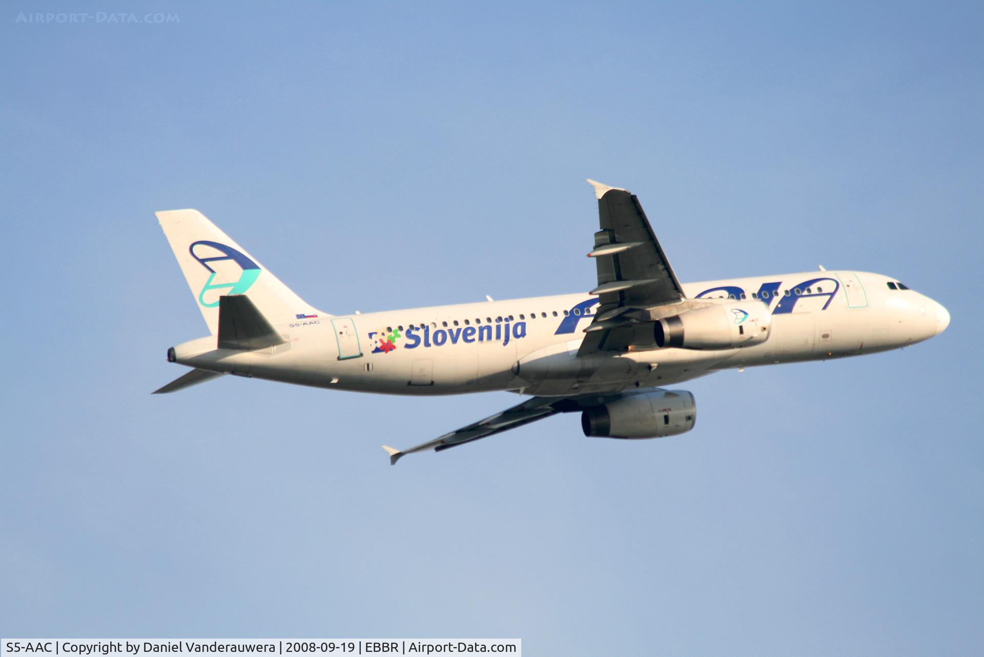 S5-AAC, 1990 Airbus A320-231 C/N 0114, Flight JP377 is taking off from RWY 07R