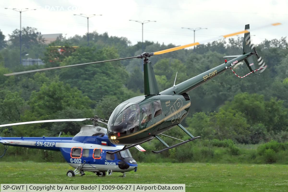 SP-GWT, 2000 Robinson R44 Raven II C/N 10880, JP Quarry