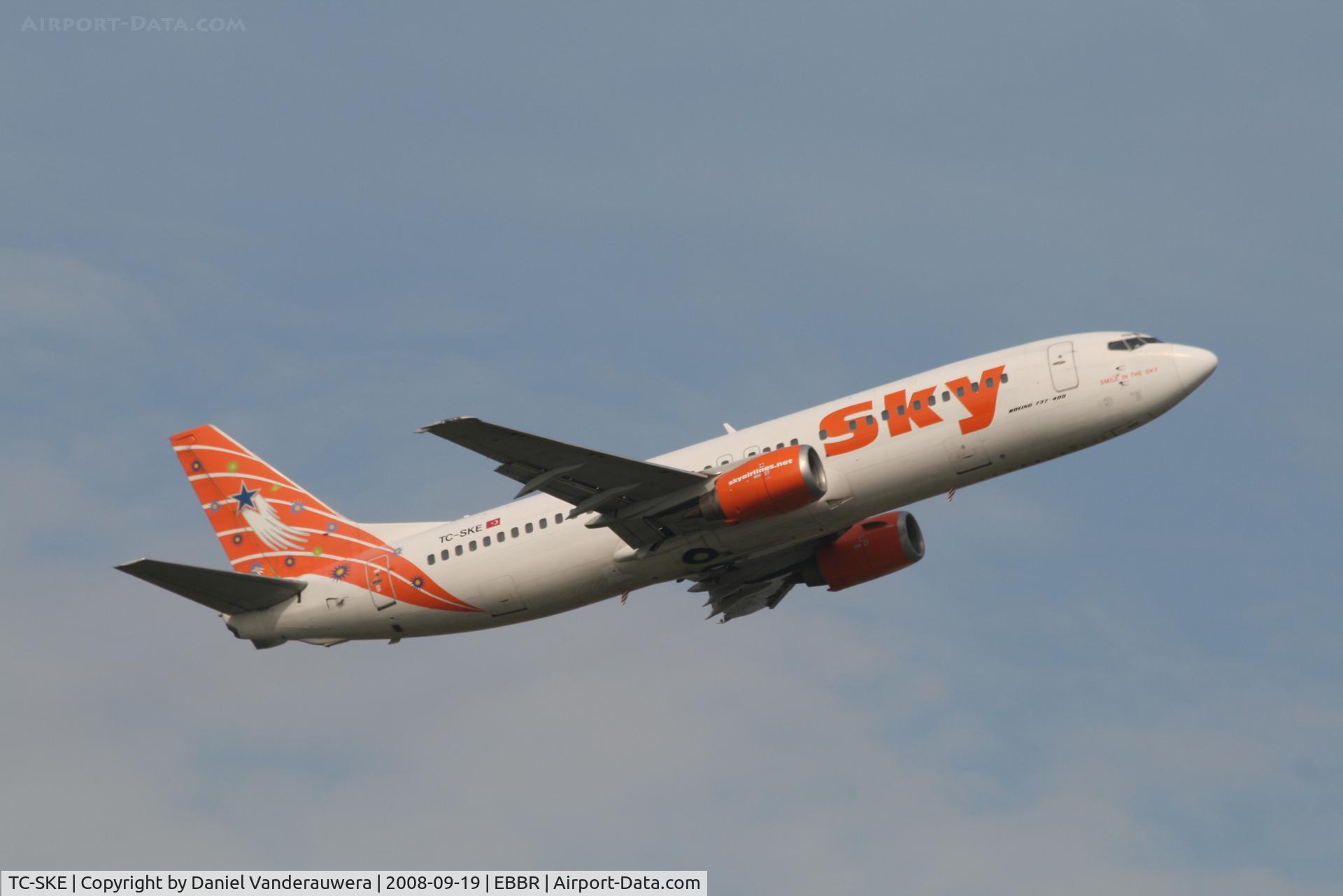 TC-SKE, 1992 Boeing 737-4Q8 C/N 25163, Flight SHY552 is taking off from RWY 07R