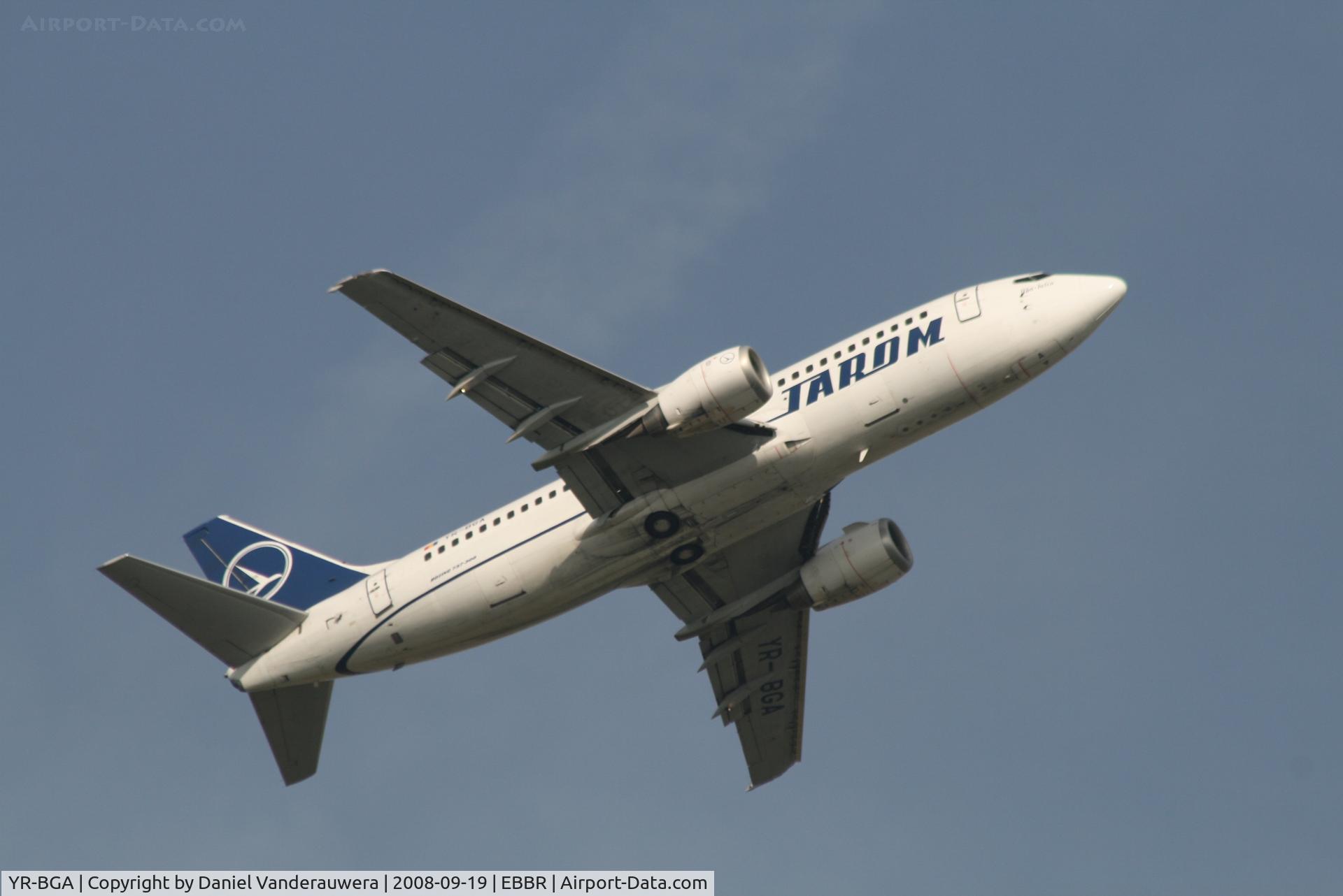 YR-BGA, 1993 Boeing 737-38J C/N 27179, Flight RO372 is taking off from RWY 07R