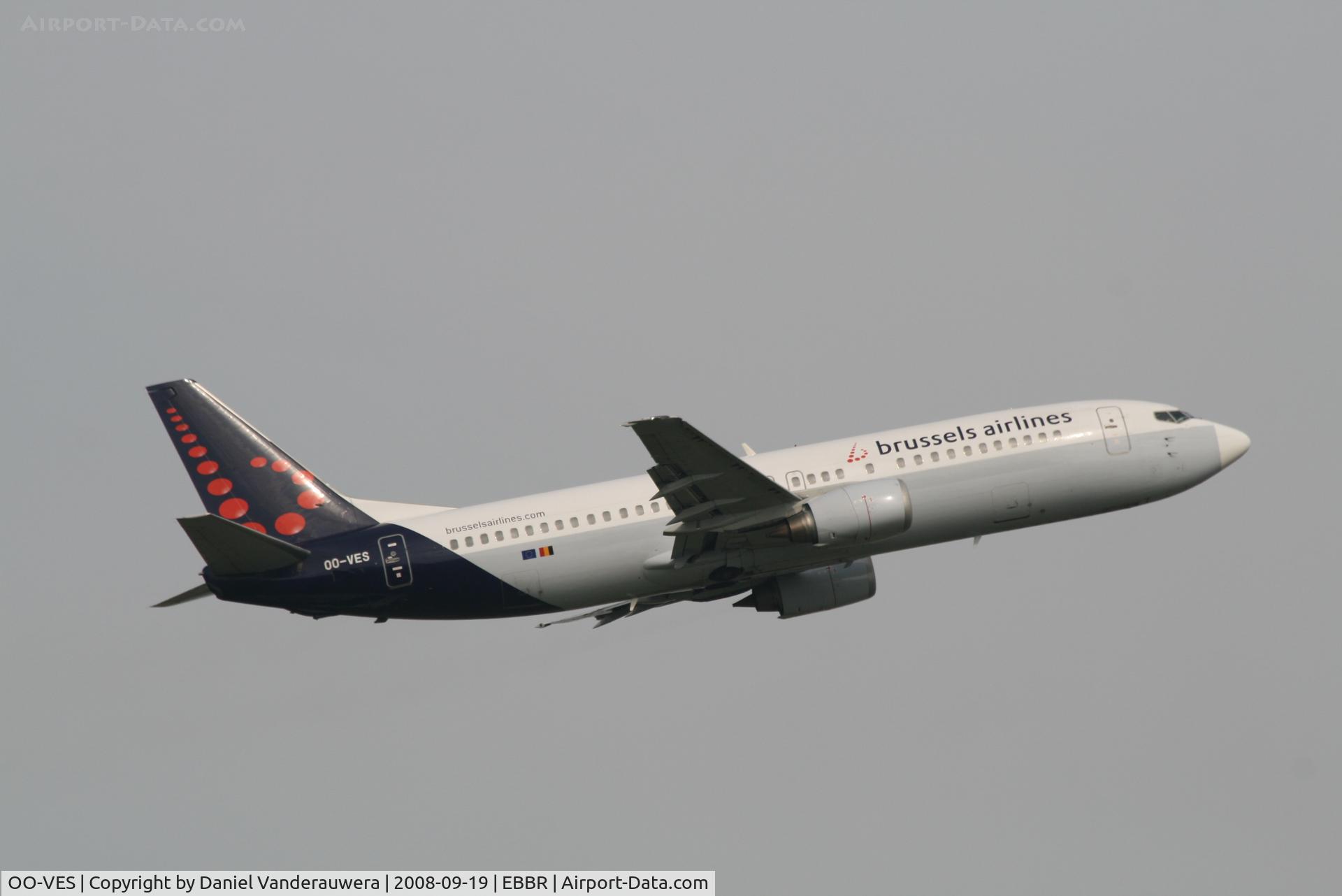 OO-VES, 1996 Boeing 737-43Q C/N 28493, Taking off from RWY 07R