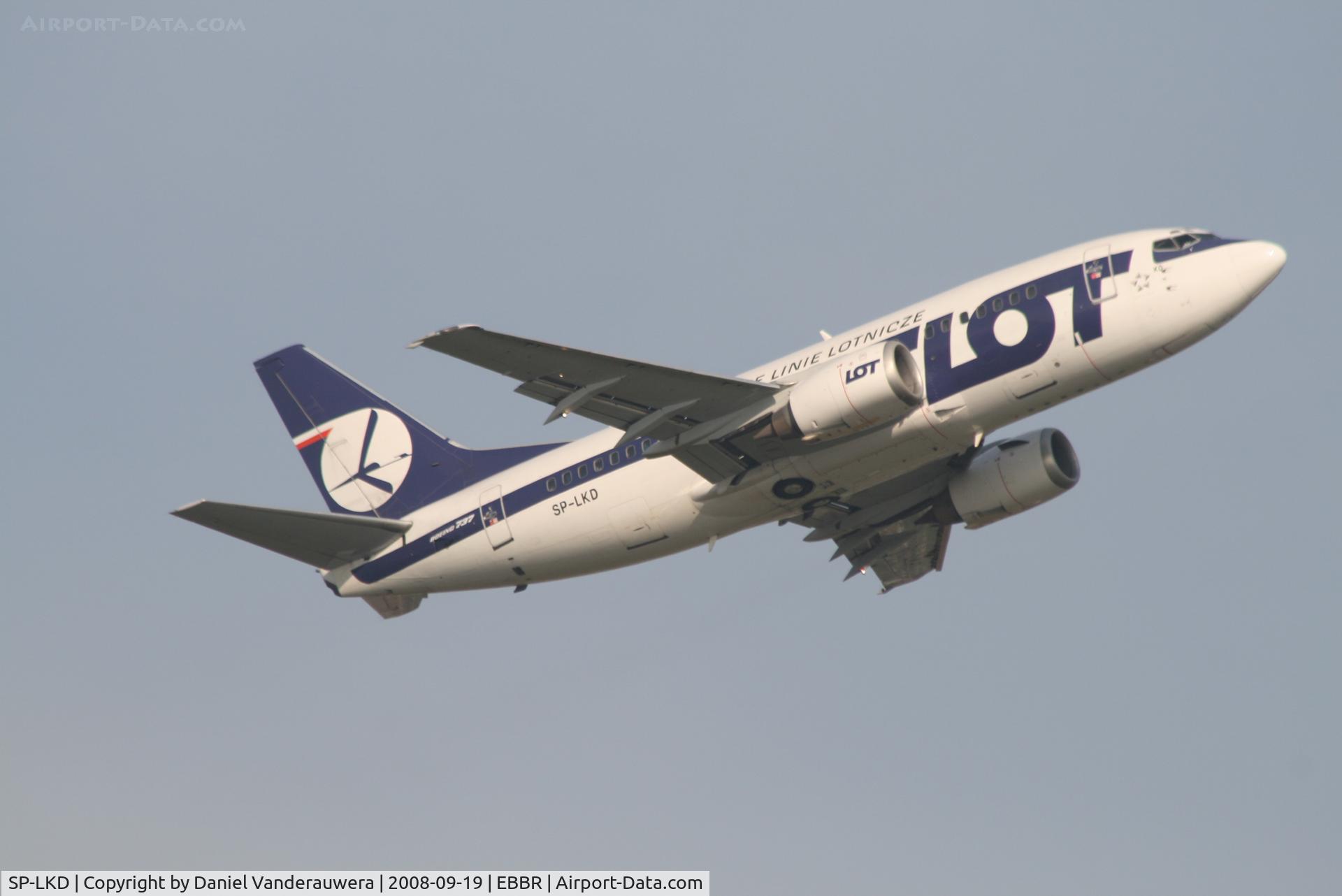 SP-LKD, 1992 Boeing 737-55D C/N 27419, Flight LO236 is taking off from RWY 07R