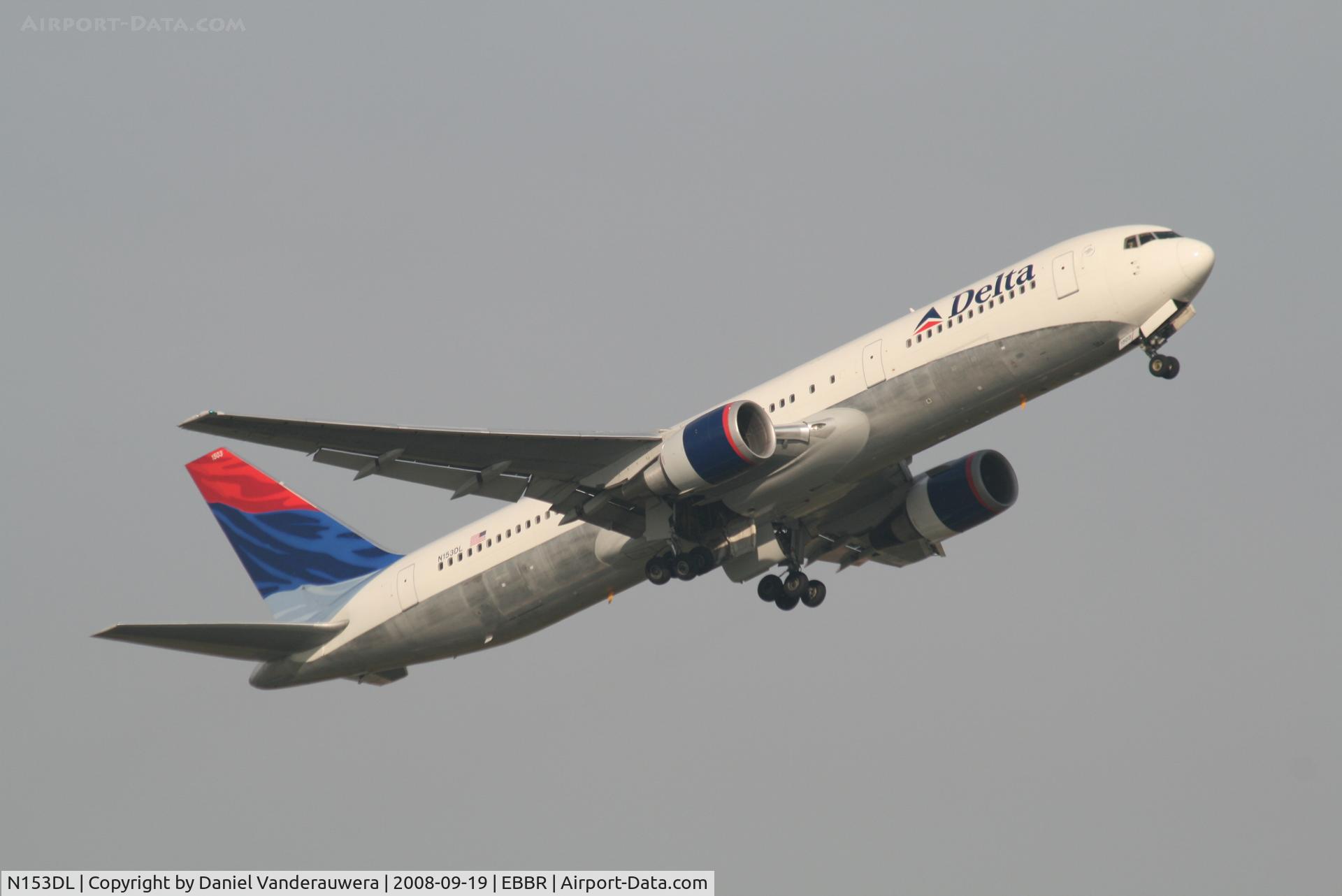 N153DL, 1990 Boeing 767-3P6 C/N 24985, Flight DL125 is taking off from RWY 07R