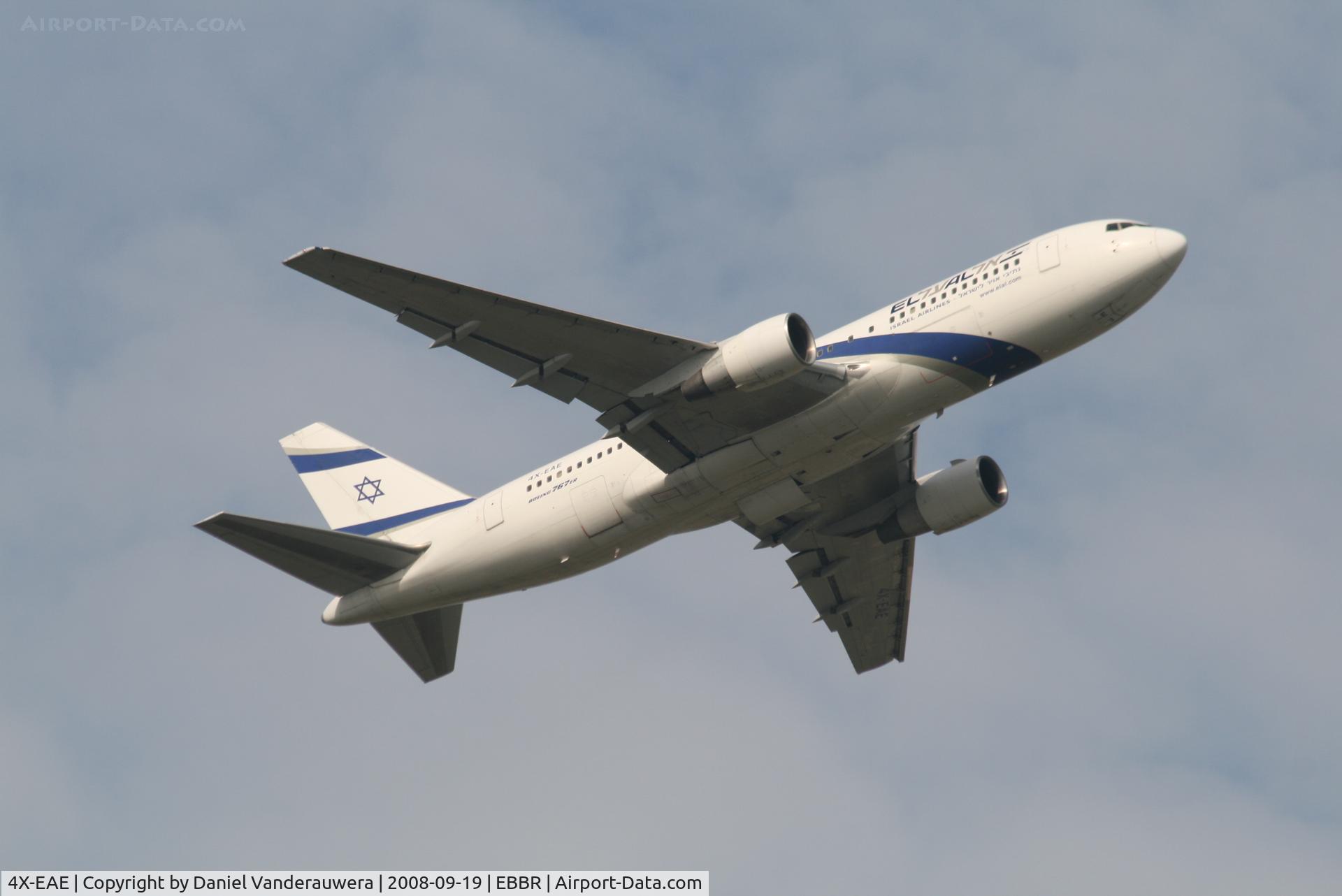 4X-EAE, 1990 Boeing 767-27E/ER C/N 24832, Flight LY334 is taking off from RWY 07R