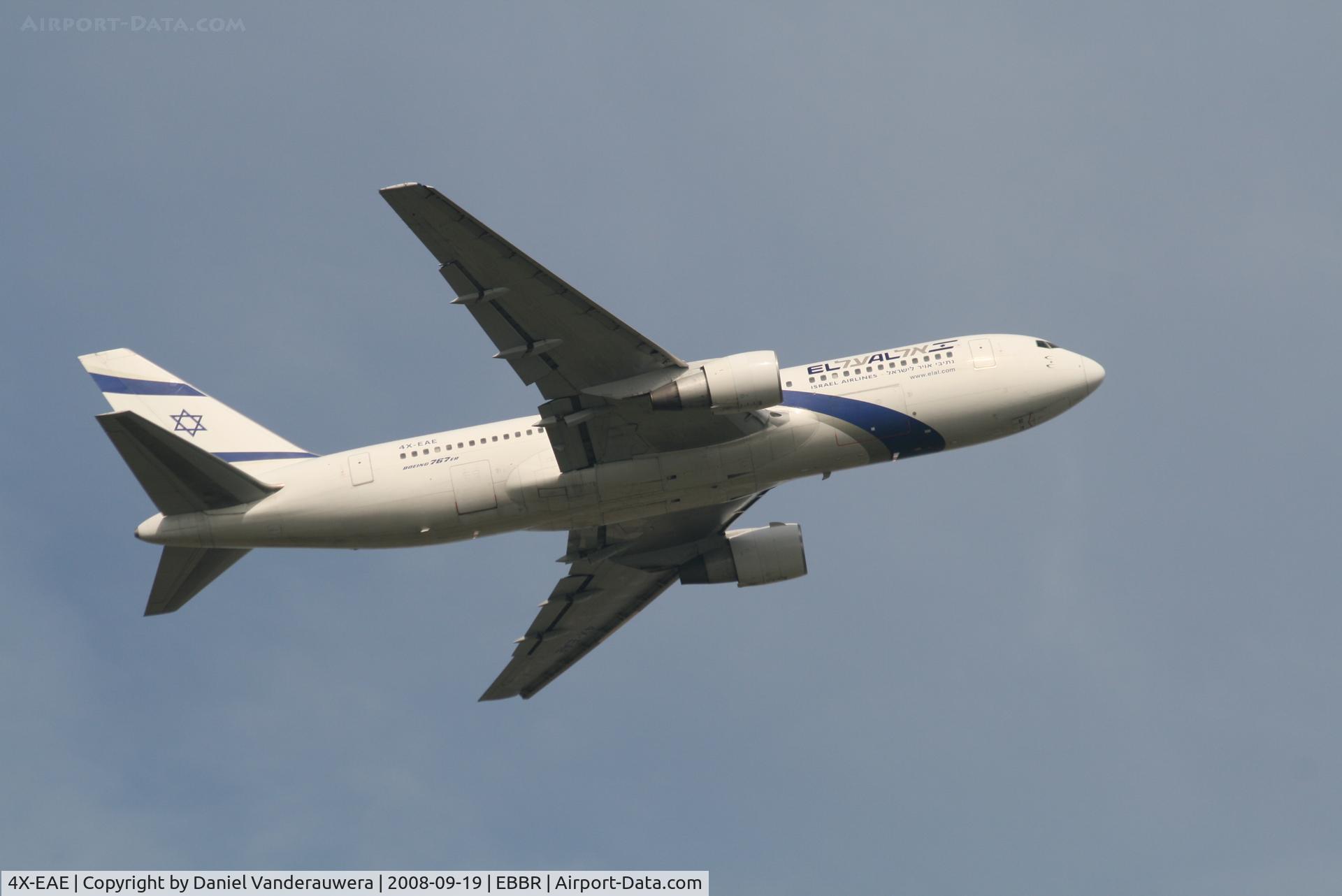 4X-EAE, 1990 Boeing 767-27E/ER C/N 24832, Flight LY334 is taking off from RWY 07R