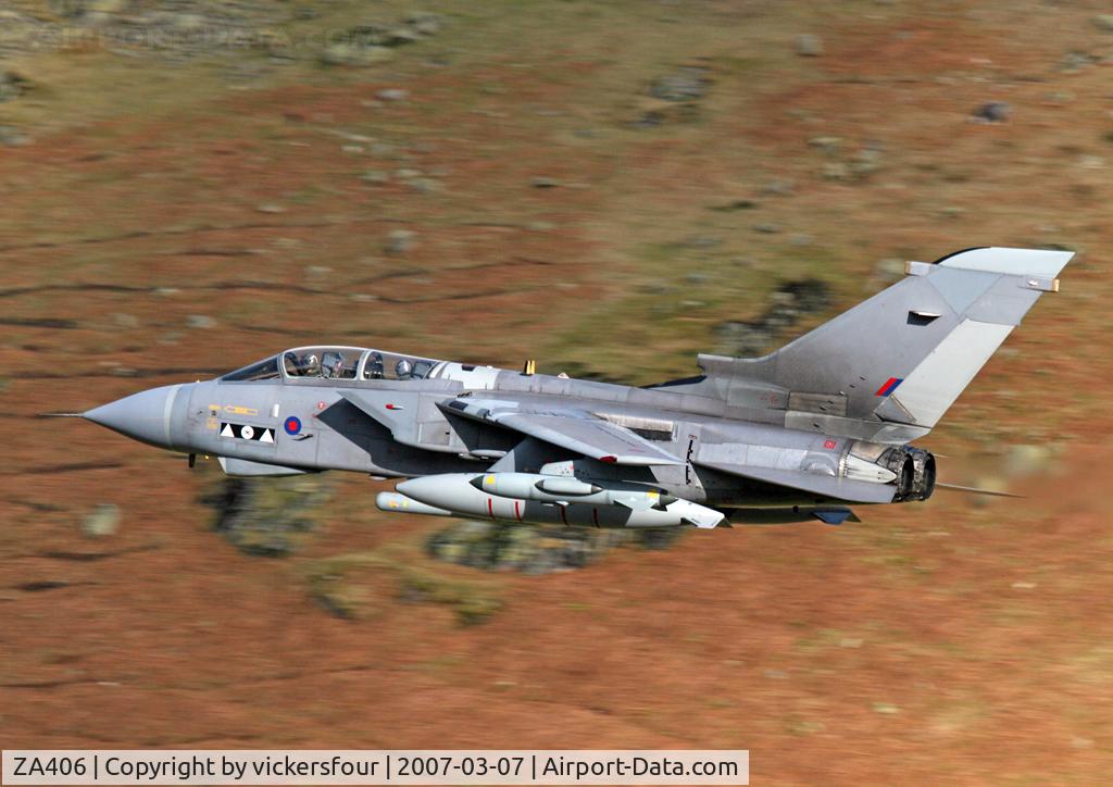 ZA406, 1983 Panavia Tornado GR.4 C/N 217/BS073/3105, Royal Air Force. Operated by the Marham Wing in 2 Squadron markings, un-coded. Dunmail Raise, Cumbria.