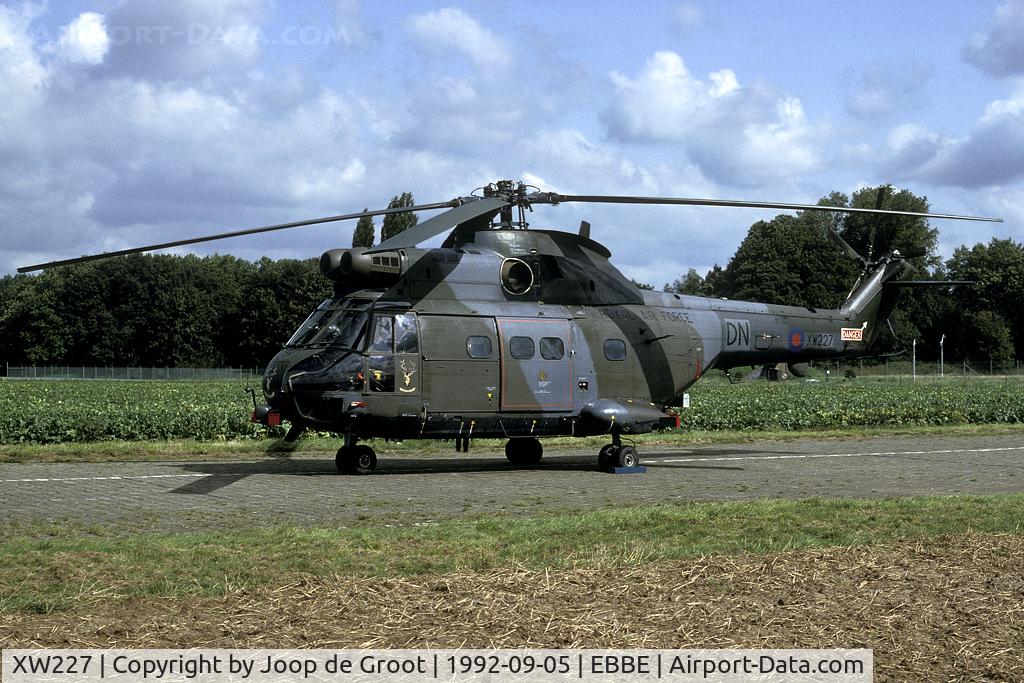 XW227, 1972 Westland Puma HC.1 C/N 1178, 33 Sq markings. Seen at the 1992 Open House.