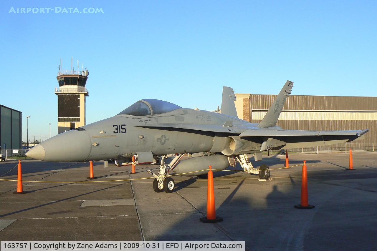 163757, 1989 McDonnell Douglas F/A-18C Hornet C/N 0835, USMC F/A-18C at the 2009 Wings Over Houston Airshow