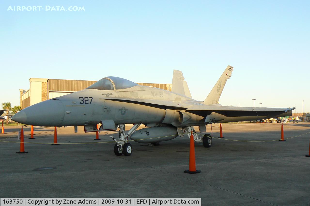 163750, 1989 McDonnell Douglas F/A-18C Hornet C/N 0825/C108, U.S. Navy F/A-18C at the 2009 Wings Over Houston Airshow