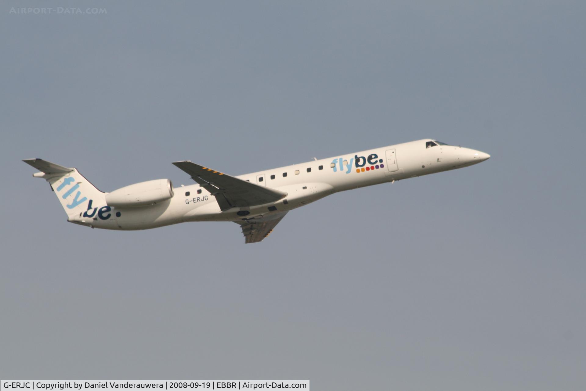G-ERJC, 2000 Embraer EMB-145EP (ERJ-145EP) C/N 145253, Flight BE1842 is taking off from RWY 07R