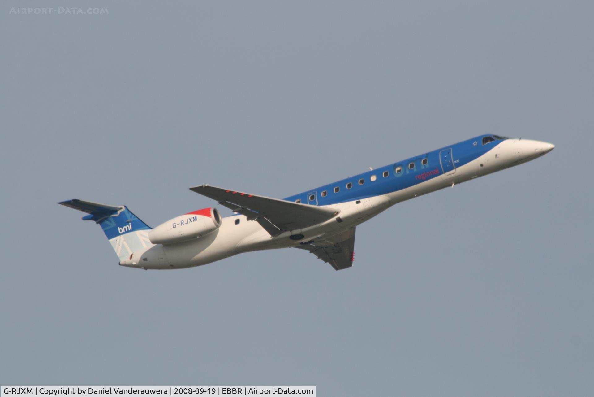 G-RJXM, 2000 Embraer ERJ-145MP (EMB-145MP) C/N 145216, Flight BD628 is taking off from RWY 07R