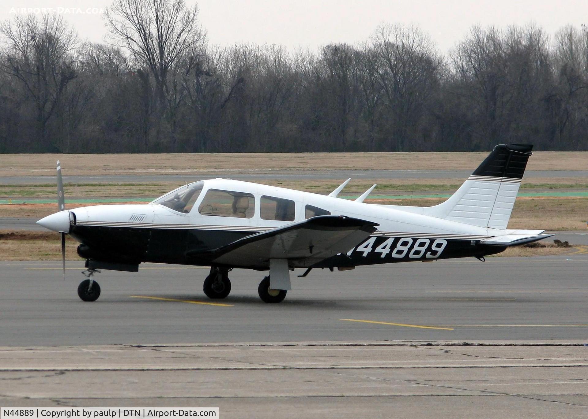 N44889, 1977 Piper PA-28R-201T Cherokee Arrow III C/N 28R-7703336, At Downtown Shreveport.