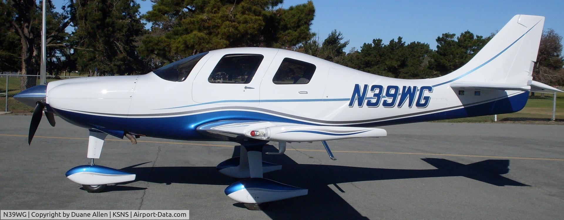 N39WG, Lancair ES C/N ES-39-A, Lancair Super ES fresh out of the paint shop