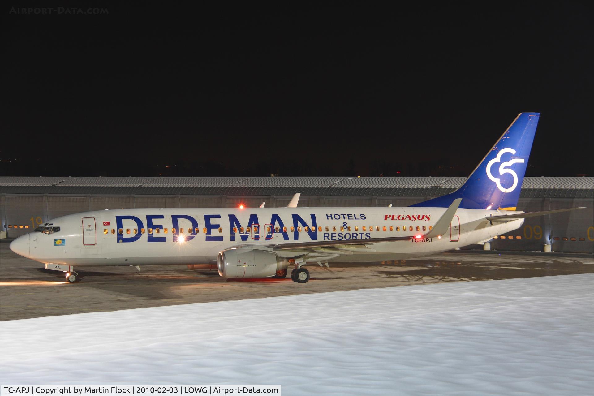 TC-APJ, 2002 Boeing 737-86N C/N 32735, .