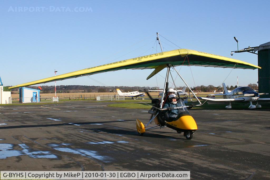 G-BYHS, 1999 Mainair Blade 912 C/N 1187-0299-7-W990, This based flexwing is heading back to the hangar area.