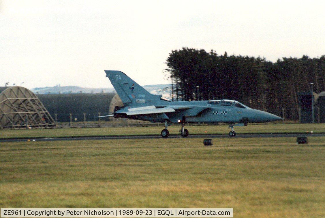 ZE961, 1989 Panavia Tornado F.3 C/N 3373, Tornado F.3 of 43 Squadron landing after displaying at the 1989 RAF Leuchars Airshow.
