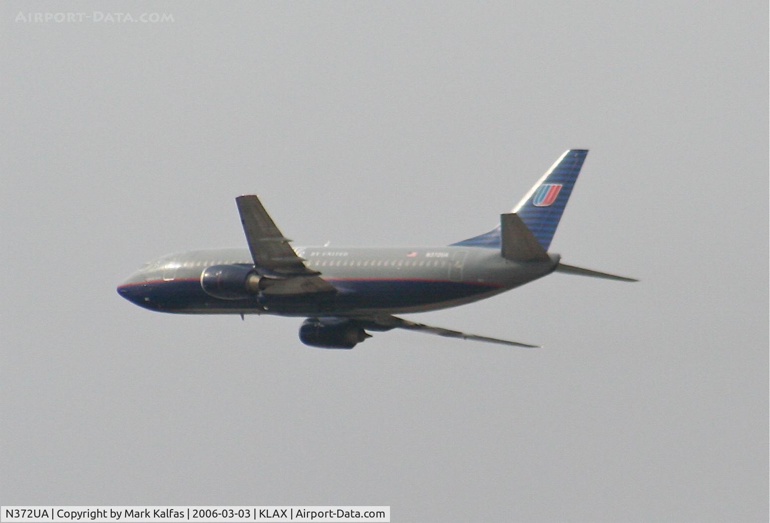 N372UA, 1989 Boeing 737-322 C/N 24637, United Airlines Boeing 737-322, N372UA departing KLAX 25R on the LOOP FOUR to KORD