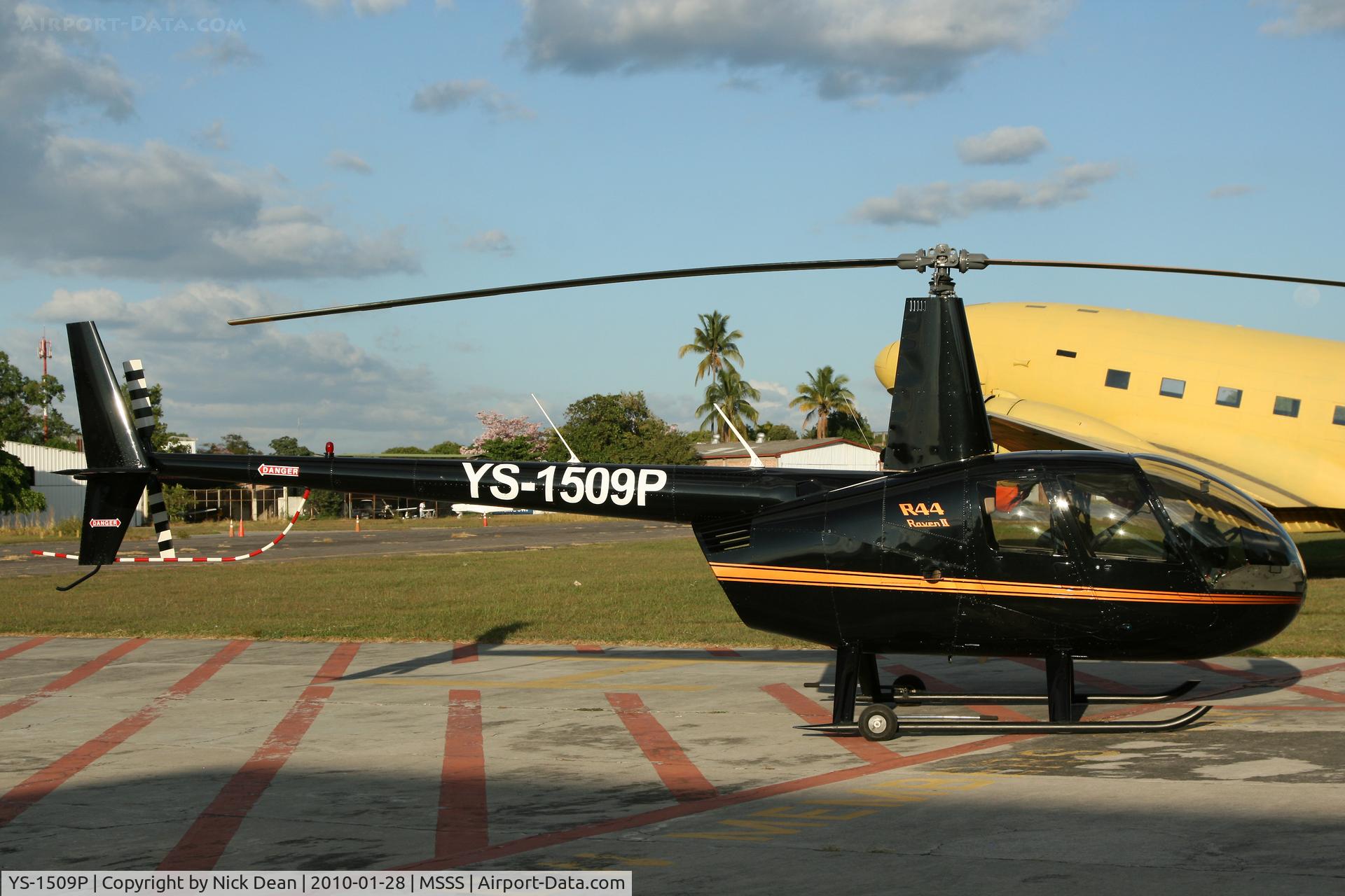 YS-1509P, Robinson R44 C/N 1553, MSSS Ilopango airshow weekend 2010