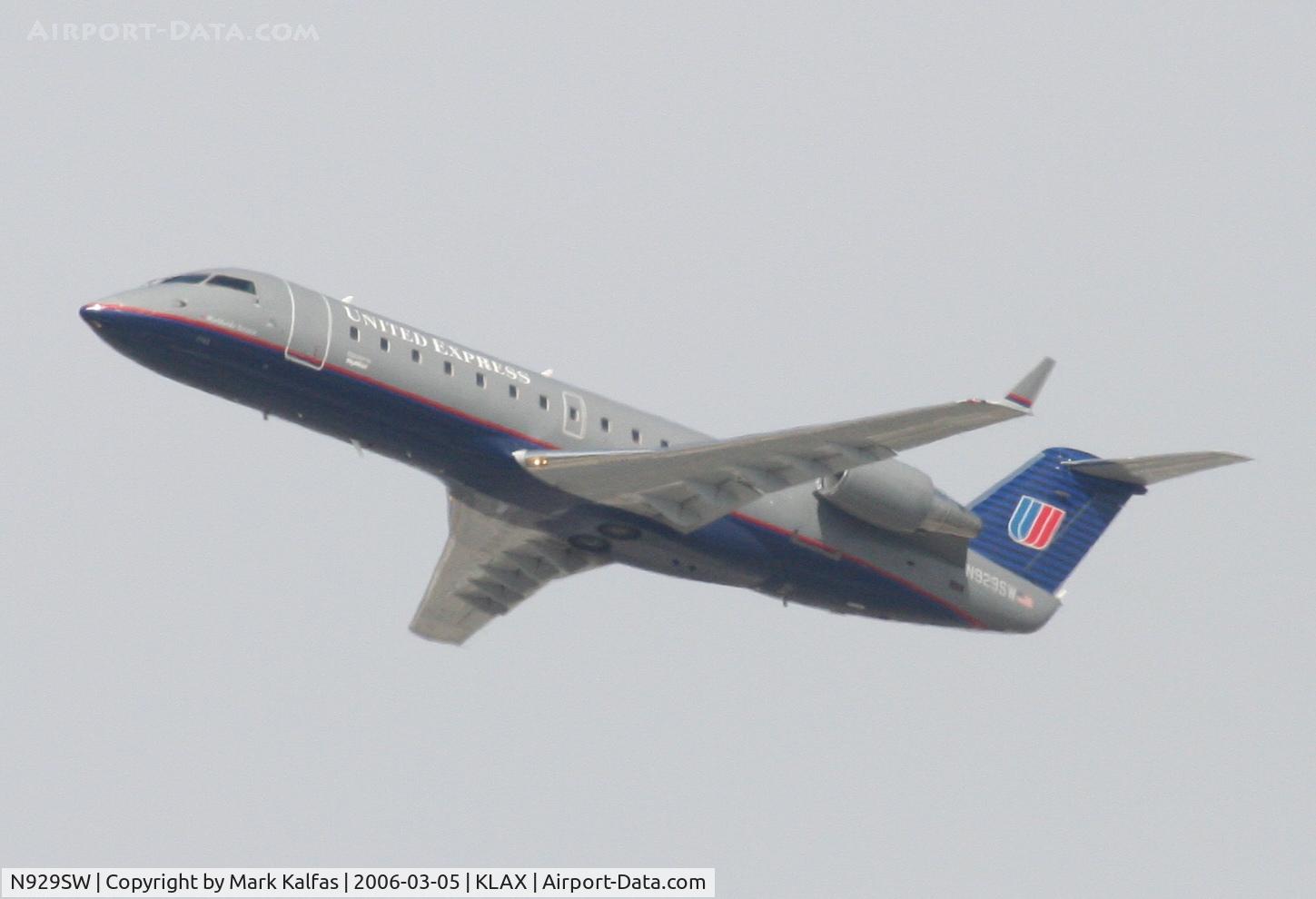 N929SW, 2002 Bombardier CRJ-200LR (CL-600-2B19) C/N 7703, SkyWest Bombardier CL-600-2B19, 25R departure KLAX.