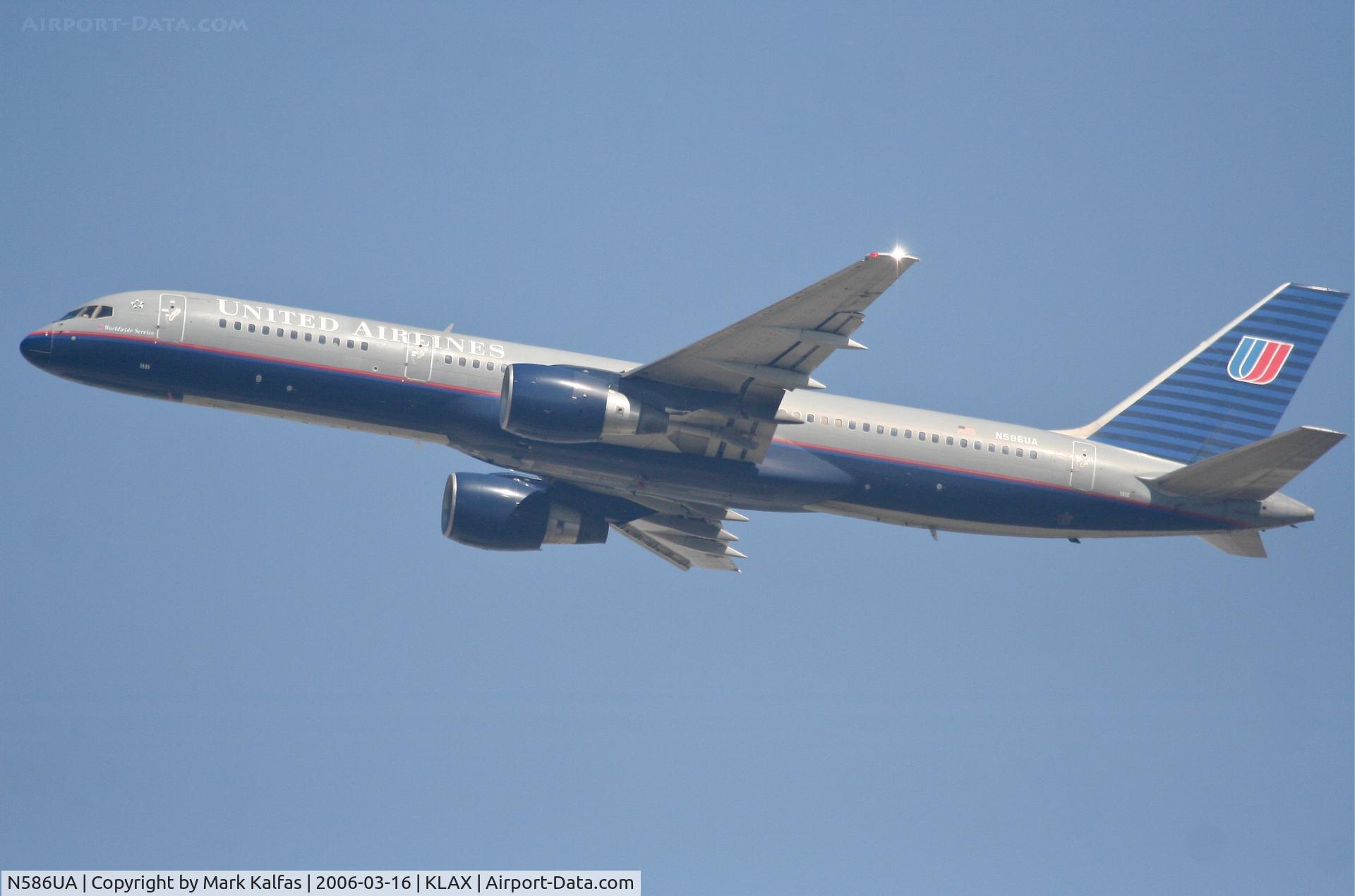 N586UA, 1993 Boeing 757-222F C/N 26710, United Airlines Boeing 757-222, N586UA departing KLAX 25R.