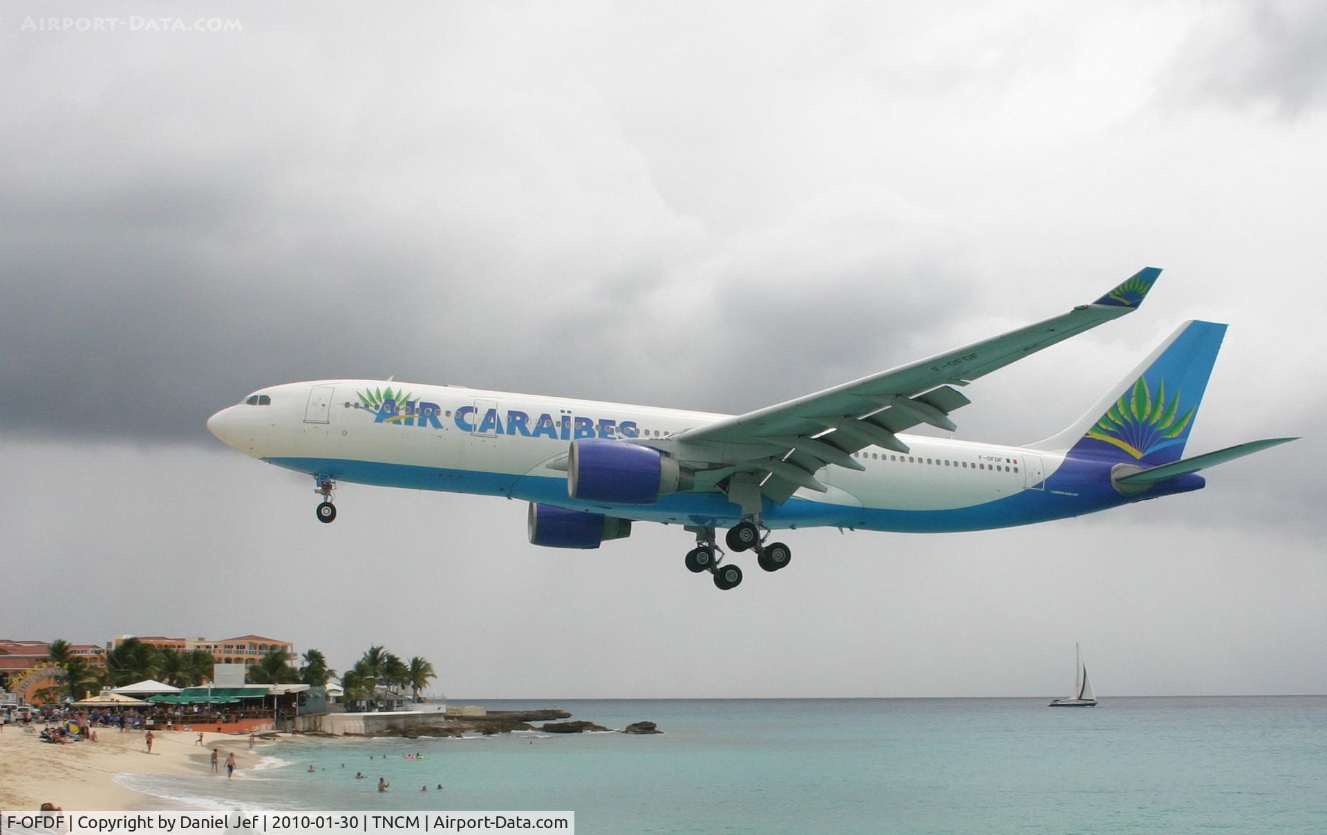 F-OFDF, 1999 Airbus A330-223 C/N 253, Air Caraibes A330 over maho beach and landing at TNCM runway 10