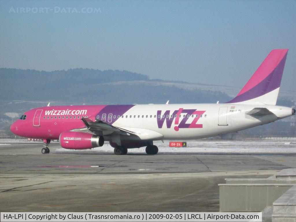 HA-LPI, 2006 Airbus A320-232 C/N 2752, Taxi to the runway