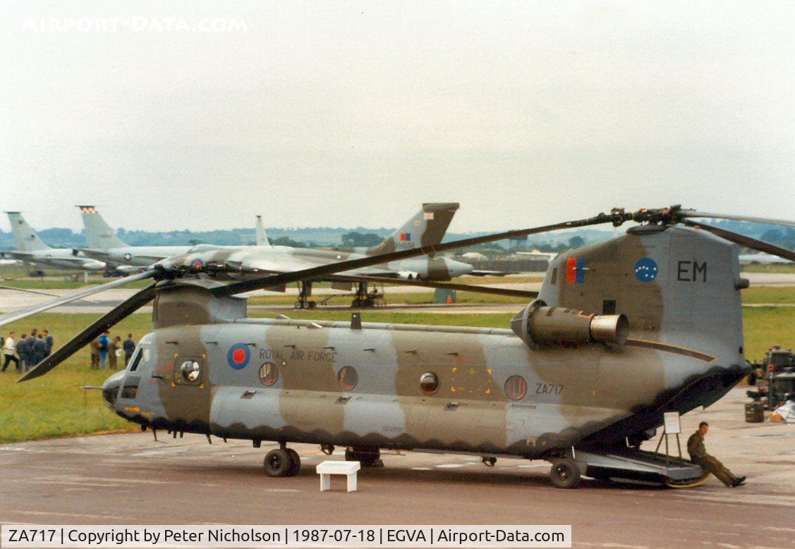 ZA717, 1982 Boeing Vertol Chinook HC.1 C/N M/A029/B-848, Chinook HC.1, callsign Chinook 69, of 7 Squadron on the flight-line at the 1987 Intnl Air Tattoo at RAF Fairford.