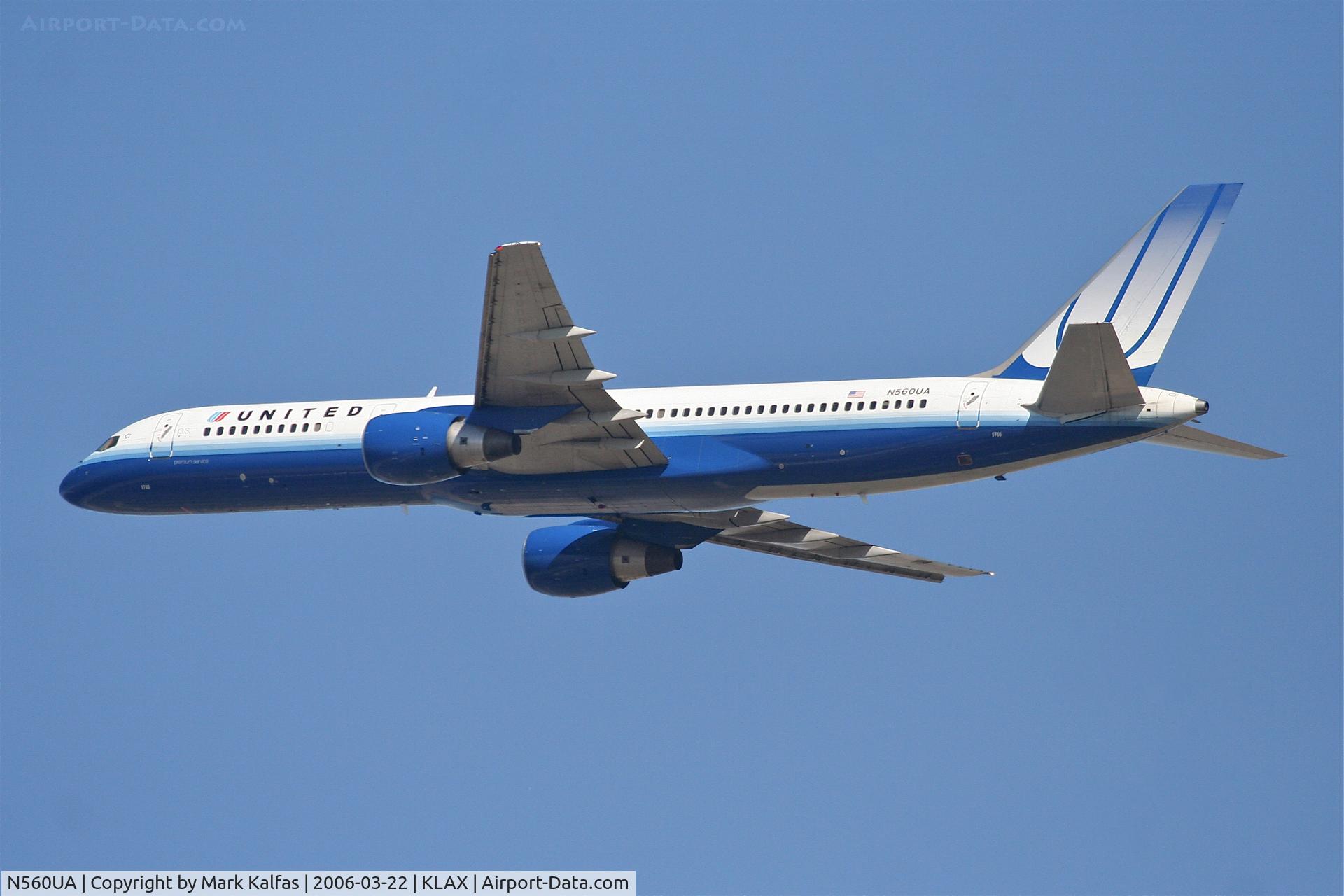N560UA, 1992 Boeing 757-222 C/N 26660, United Airlines Boeing 757-222, N560UA RWY 25R departure KLAX.