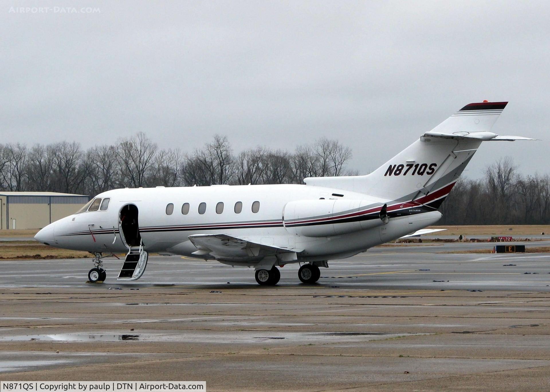 N871QS, 2006 Raytheon Hawker 800XP C/N 258763, At Downtown Shreveport.