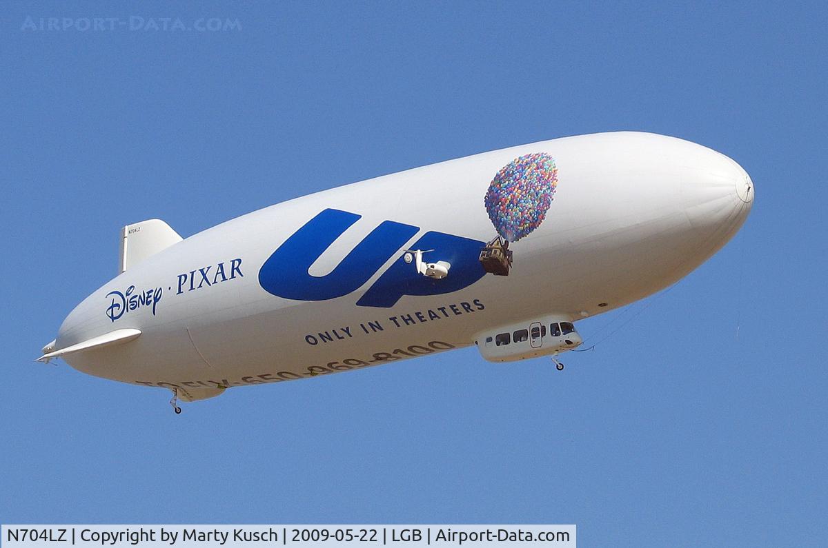 N704LZ, 2008 Zeppelin LZ N07-100 C/N 004, Long Beach departure