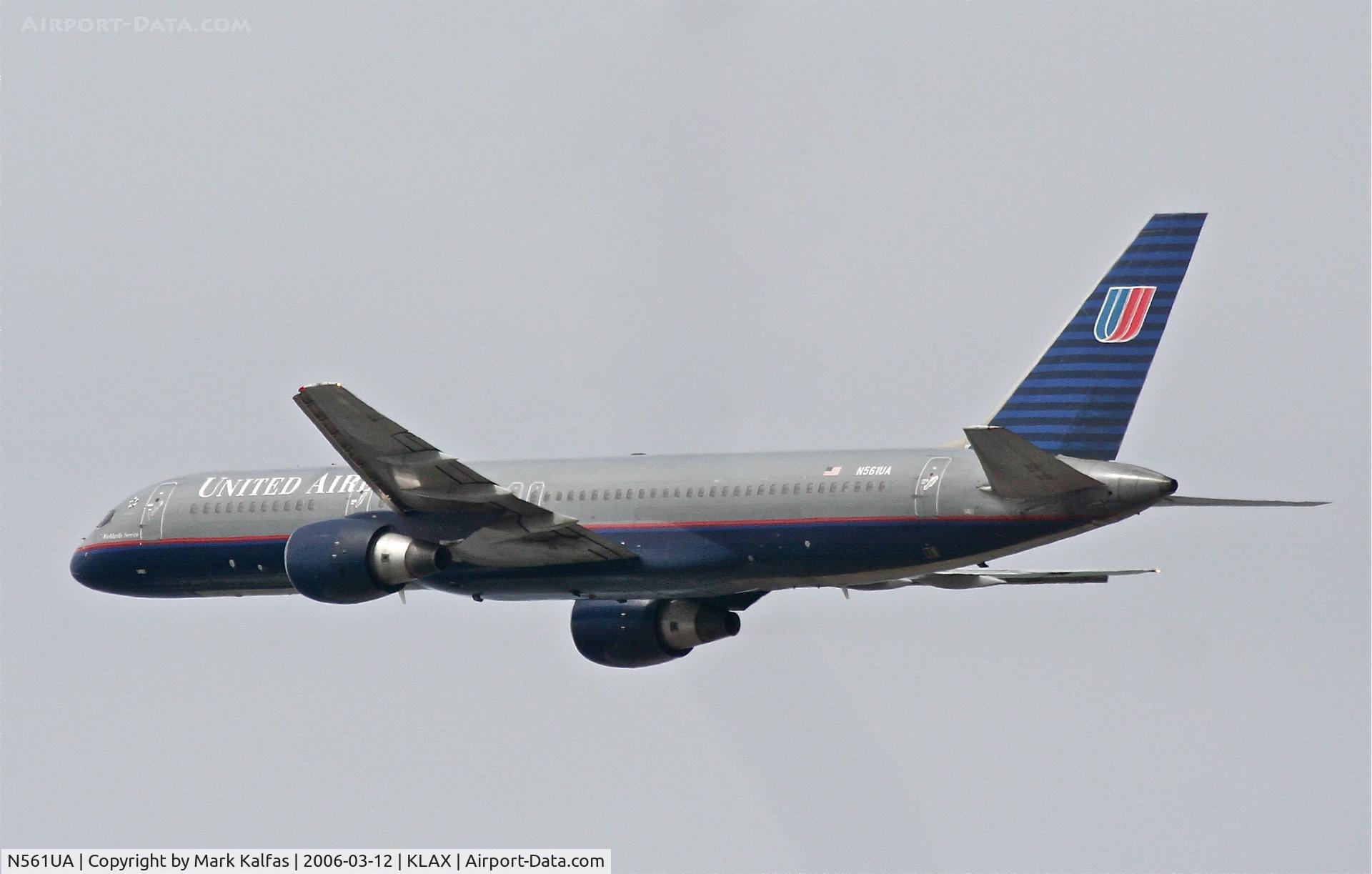 N561UA, 1992 Boeing 757-222 C/N 26661, United Airlines Boeing 757-222, N561UA RWY 25R departure KLAX.
