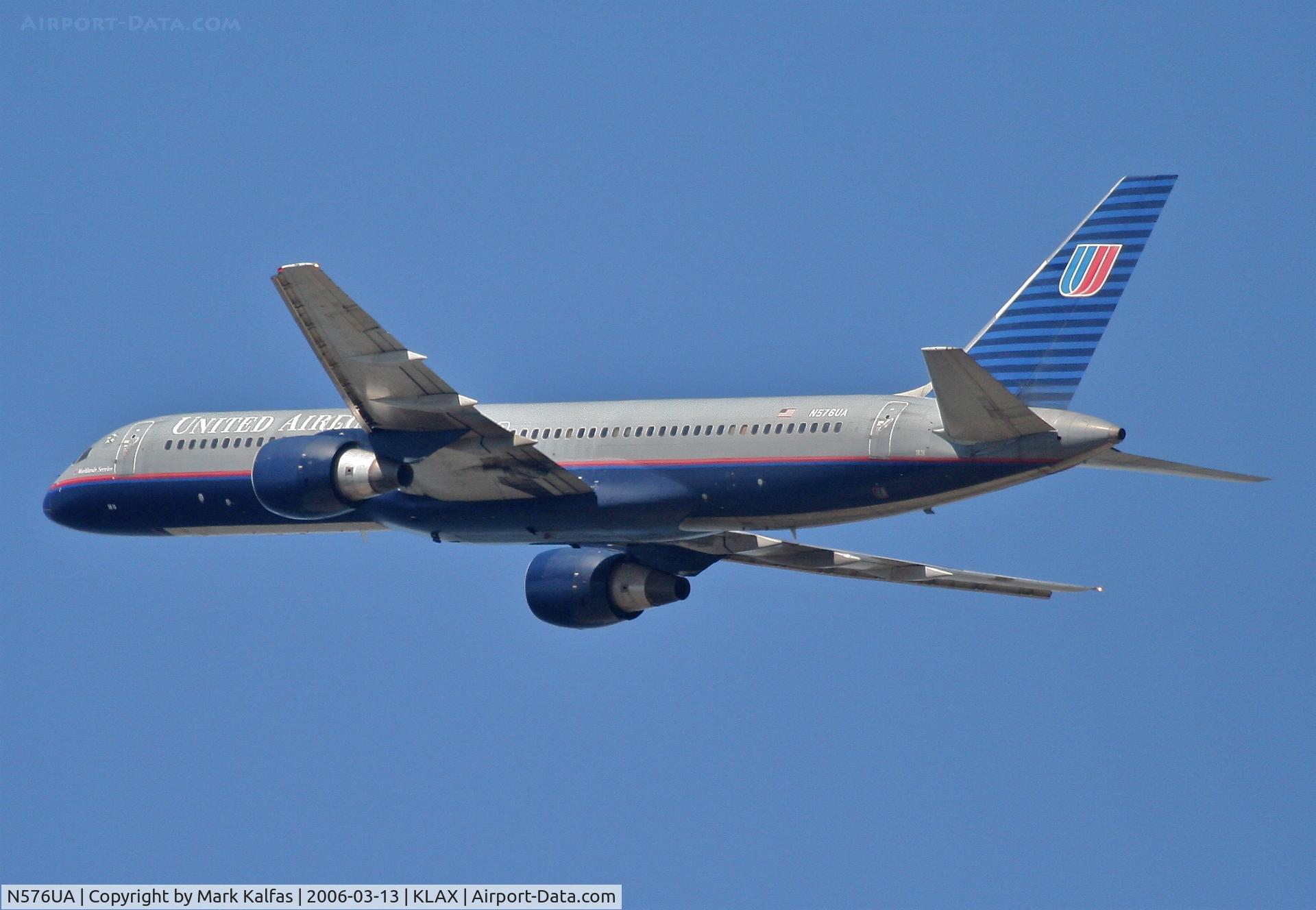 N576UA, 1993 Boeing 757-222 C/N 26690, United Airlines Boeing 757-222, N576UA RWY 25R departure KLAX.