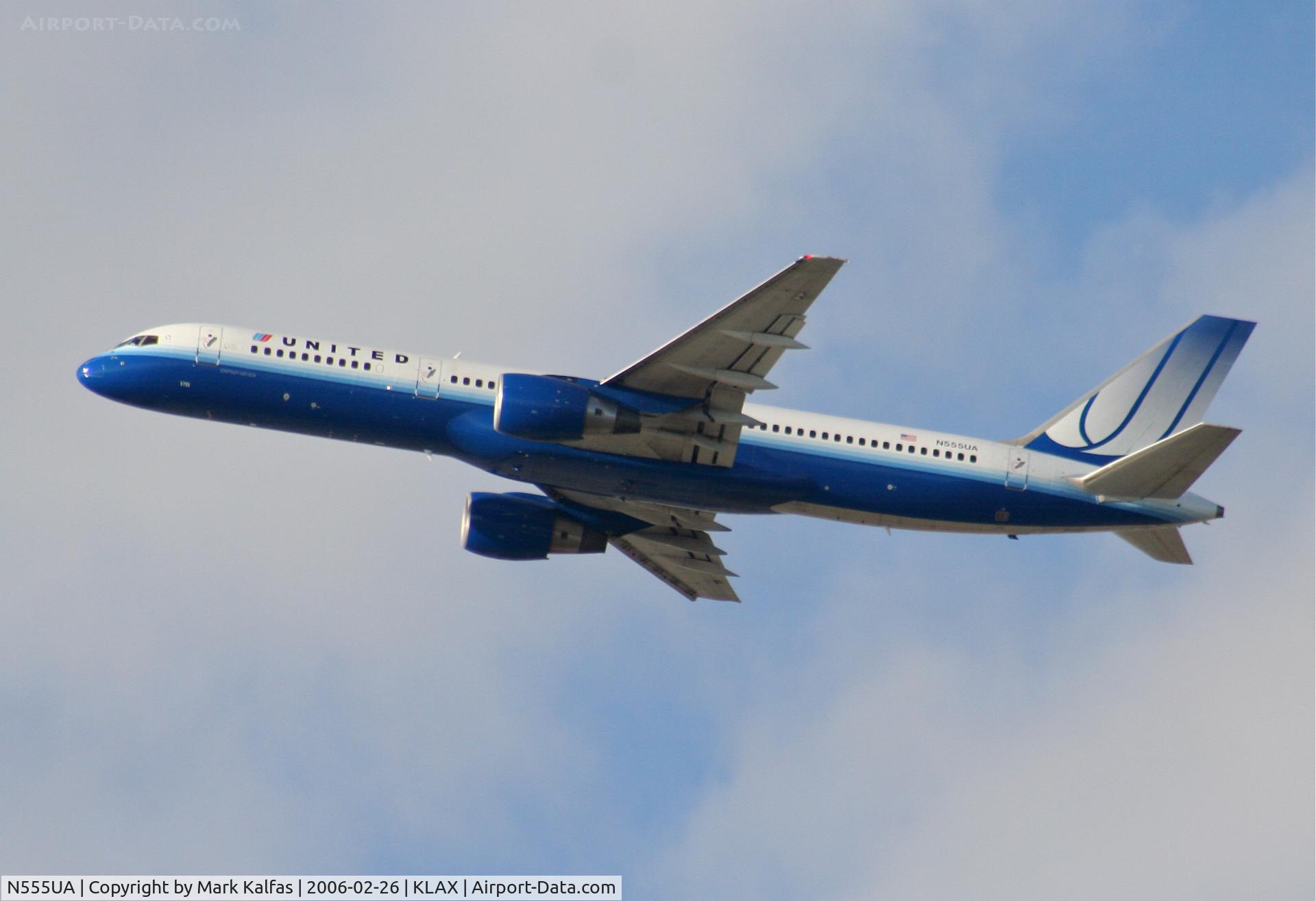 N555UA, 1992 Boeing 757-222 C/N 26647, United Airline Boeing 757-200, N555UA, 25R departure KLAX.